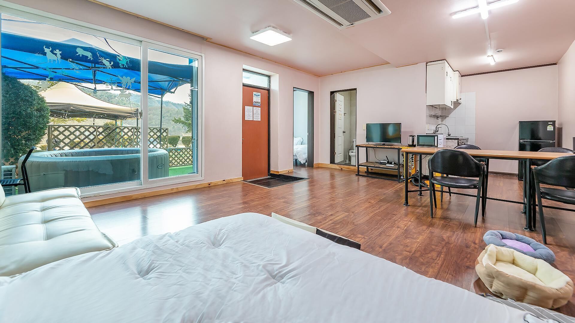 Chuncheon Dogandstay