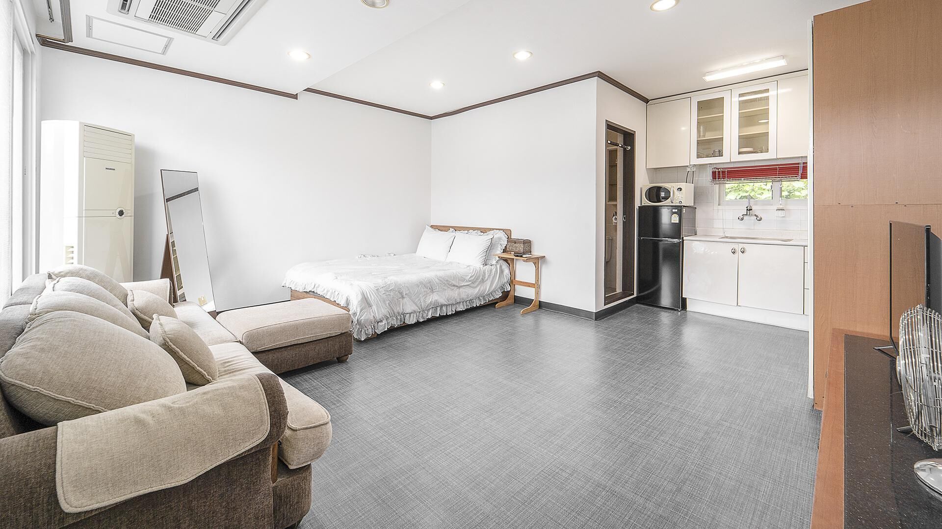 Chuncheon Dogandstay