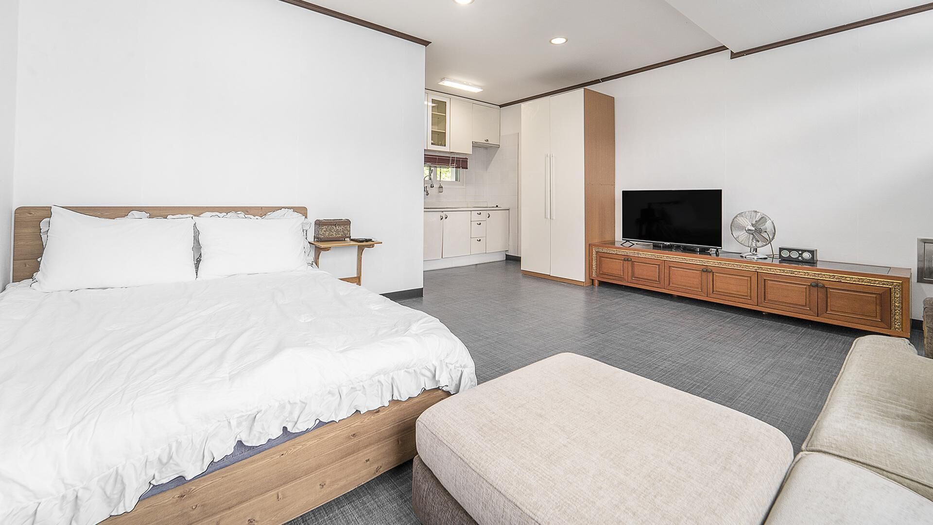 Chuncheon Dogandstay