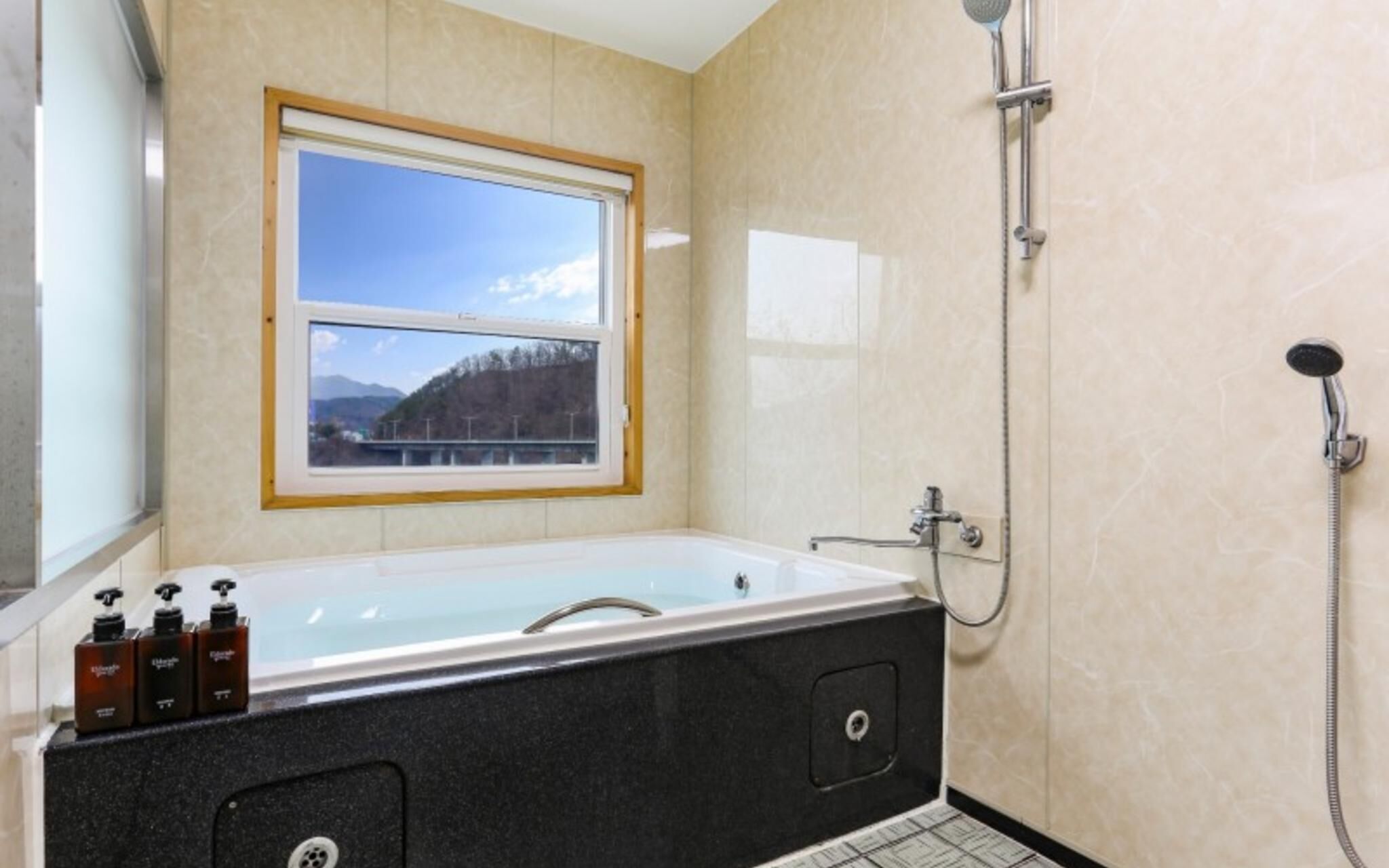 Chuncheon El Dorado Pension