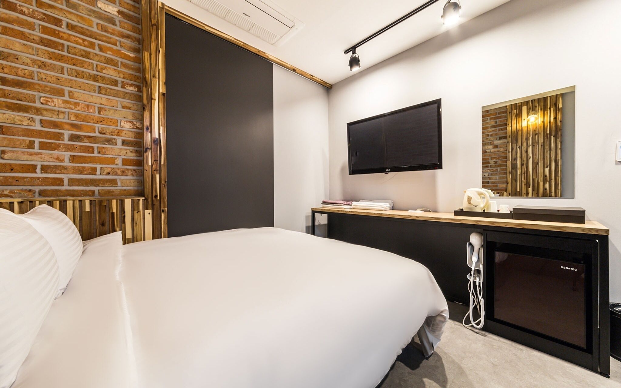 Chuncheon Hotel 121