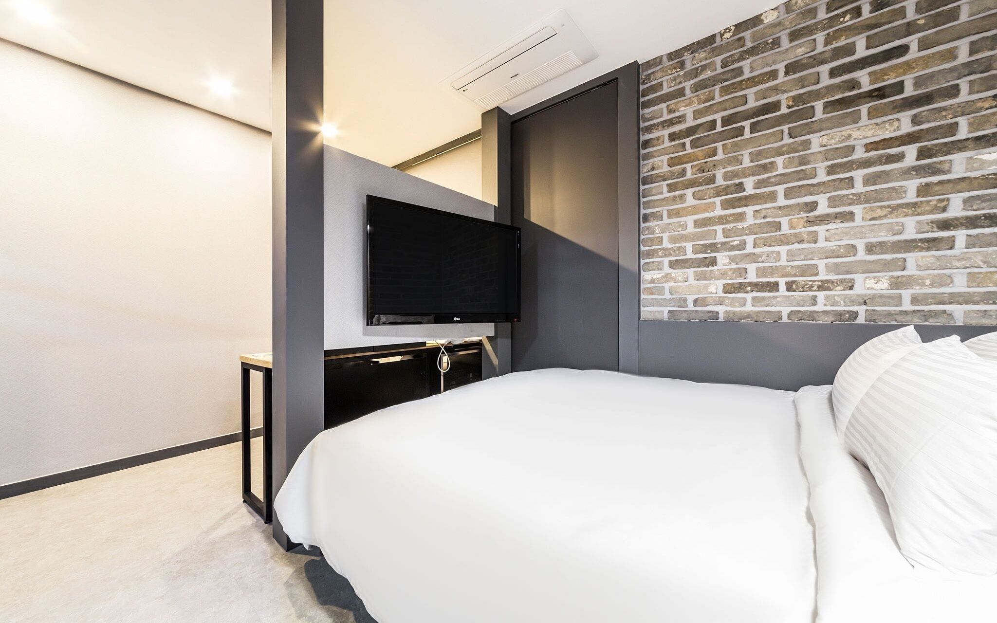 Chuncheon Hotel 121