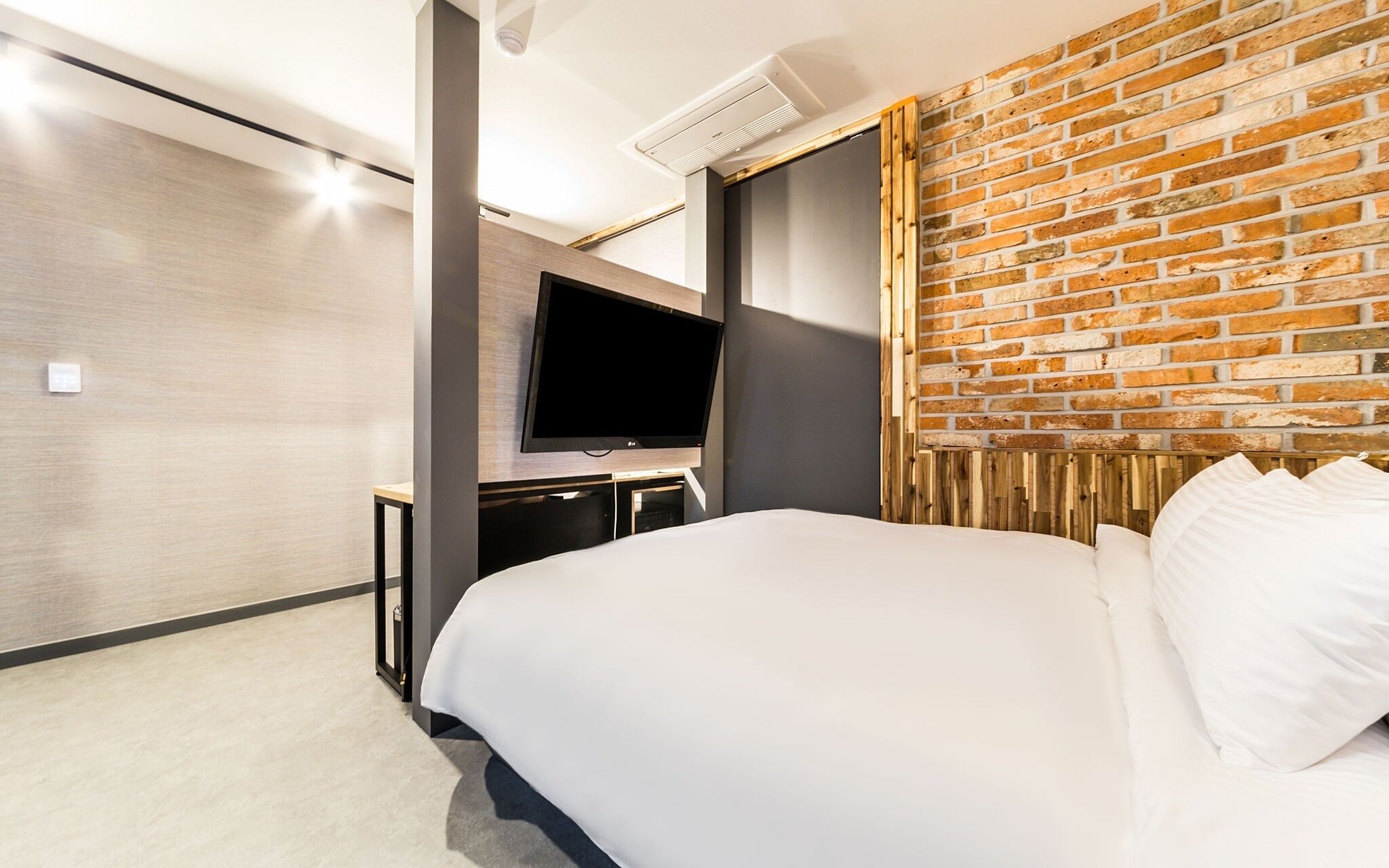 Chuncheon Hotel 121