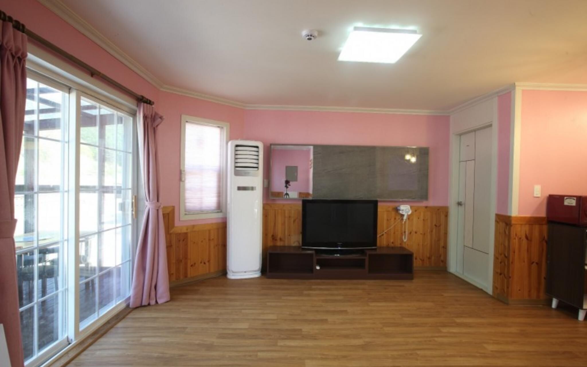 Chuncheon Pet Island Pension