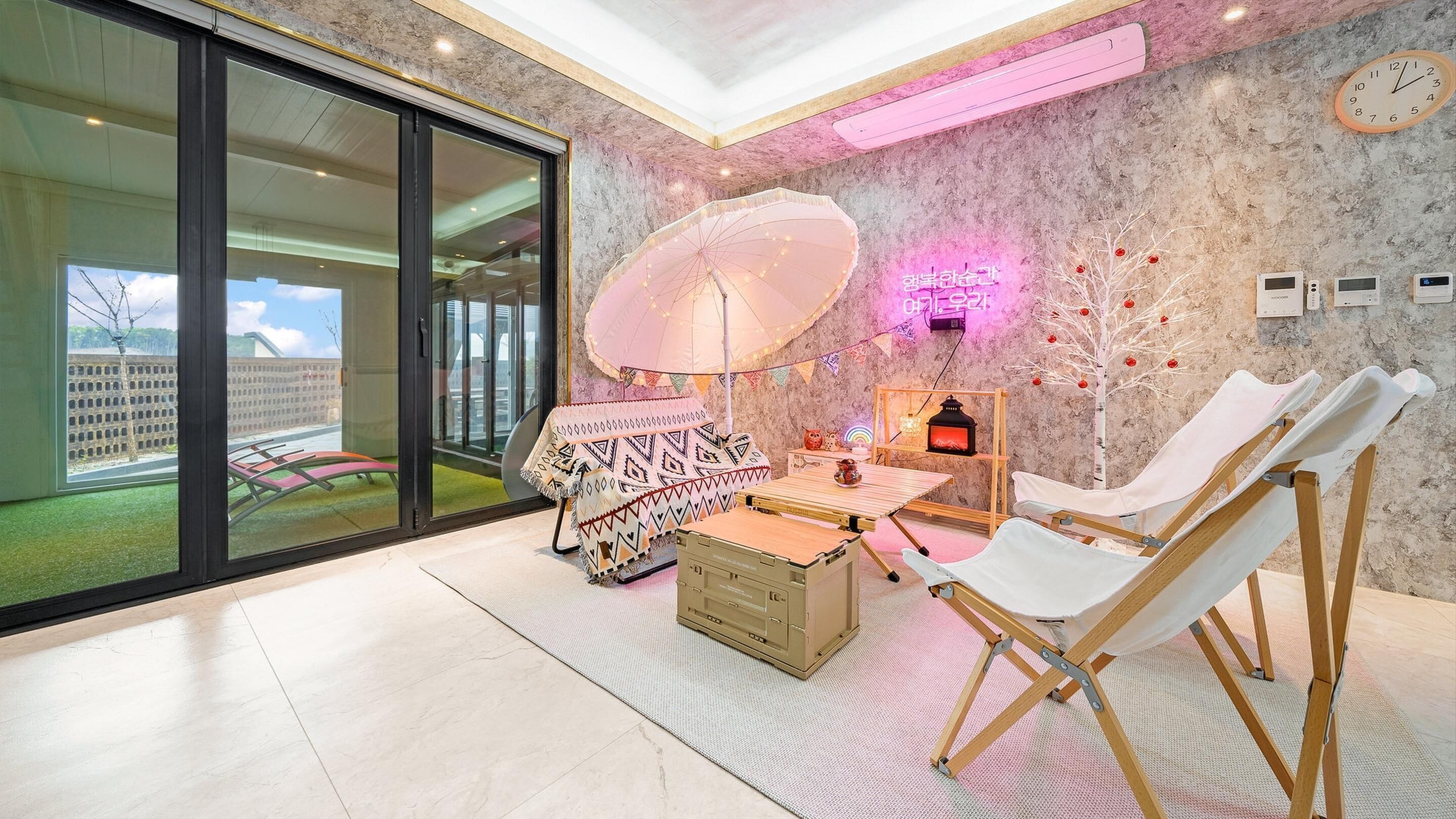 Chuncheon Poolhouse Epop