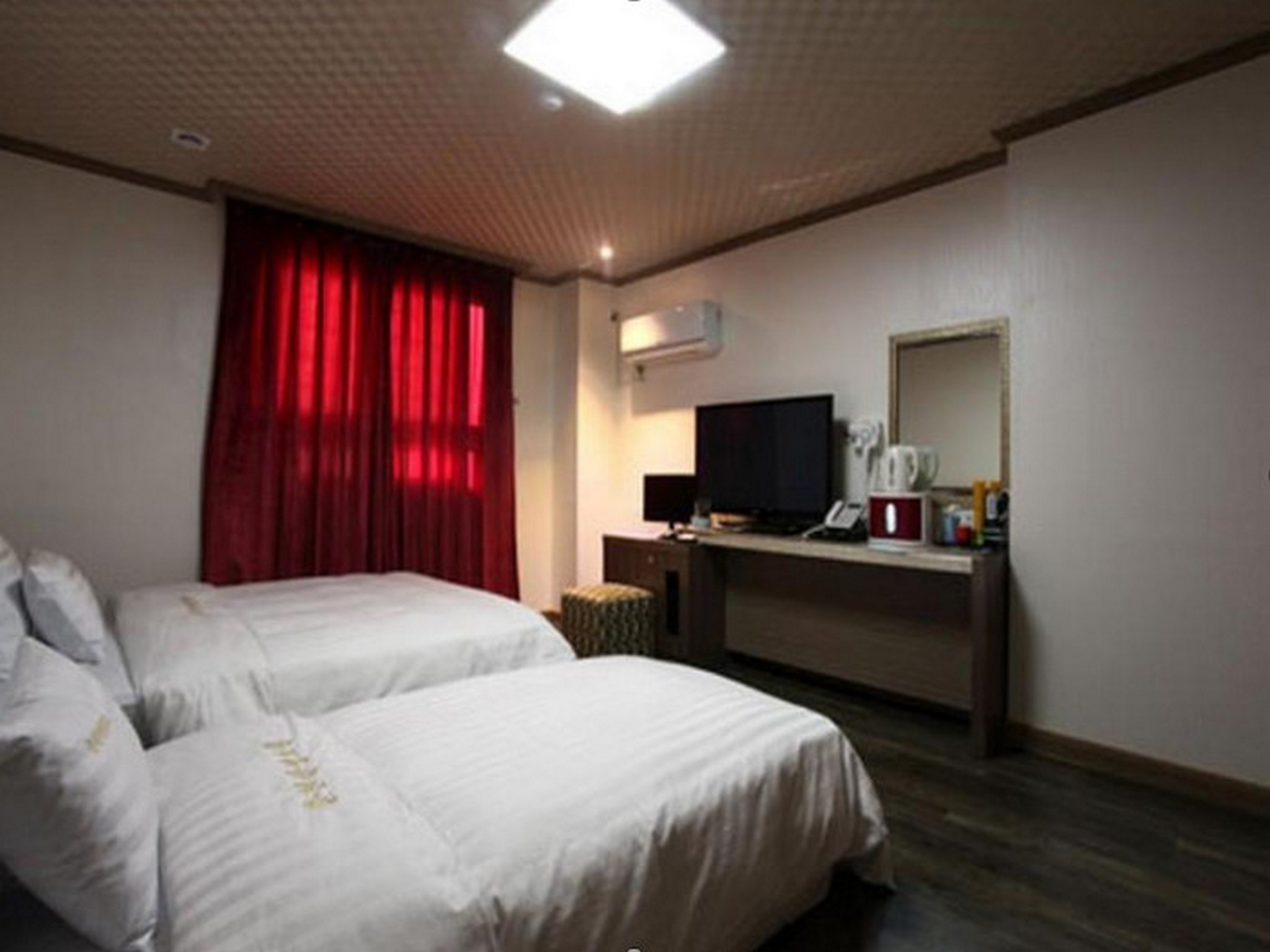 Chuncheon Tourist Hotel