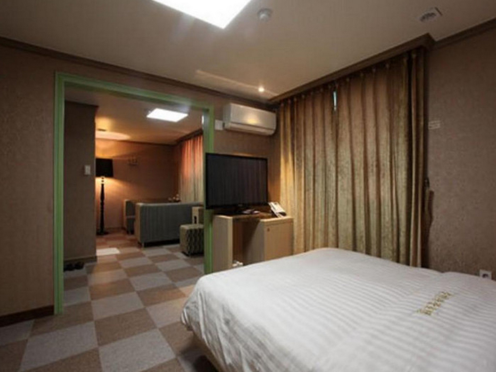 Chuncheon Tourist Hotel