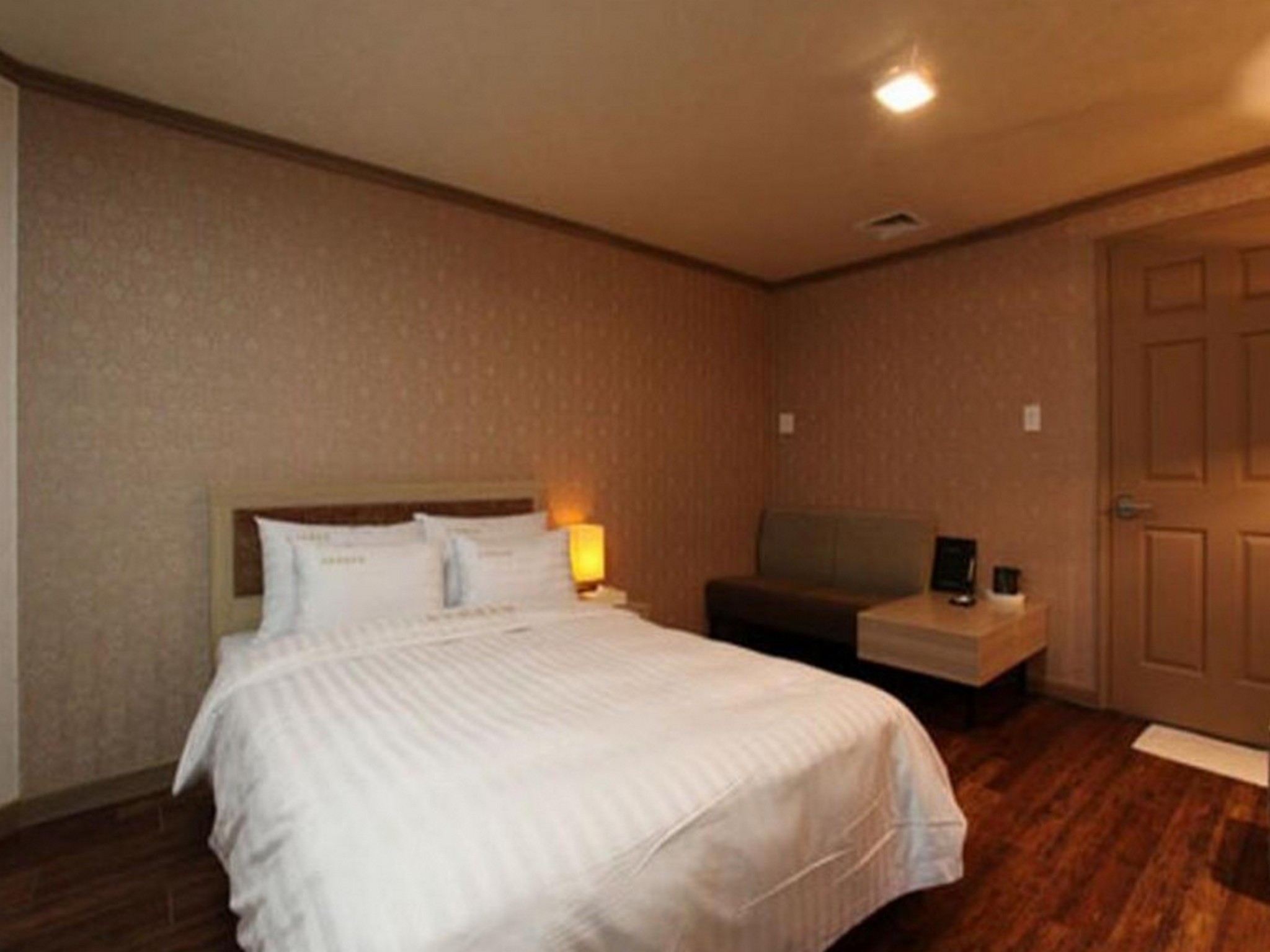 Chuncheon Tourist Hotel
