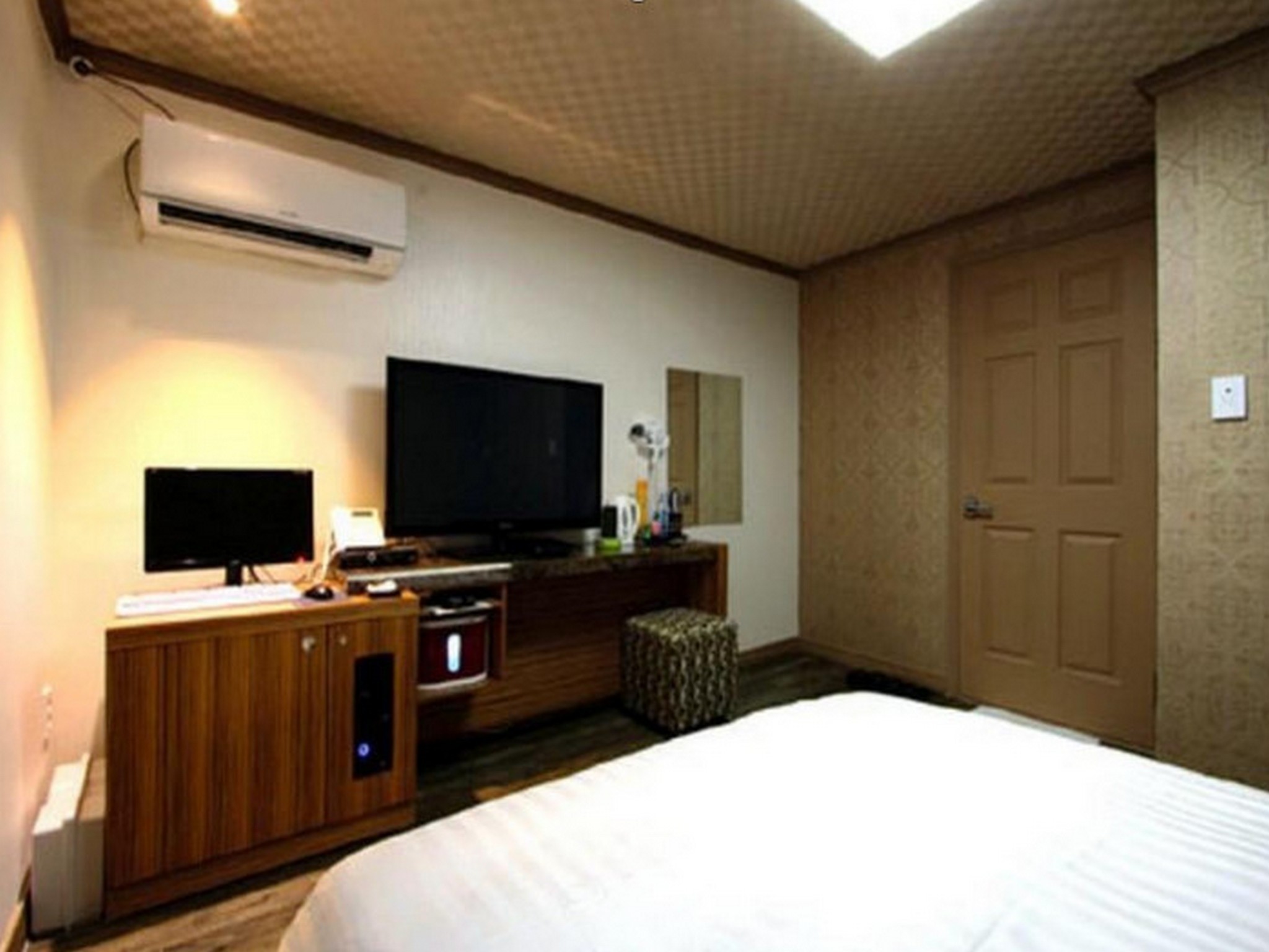 Chuncheon Tourist Hotel