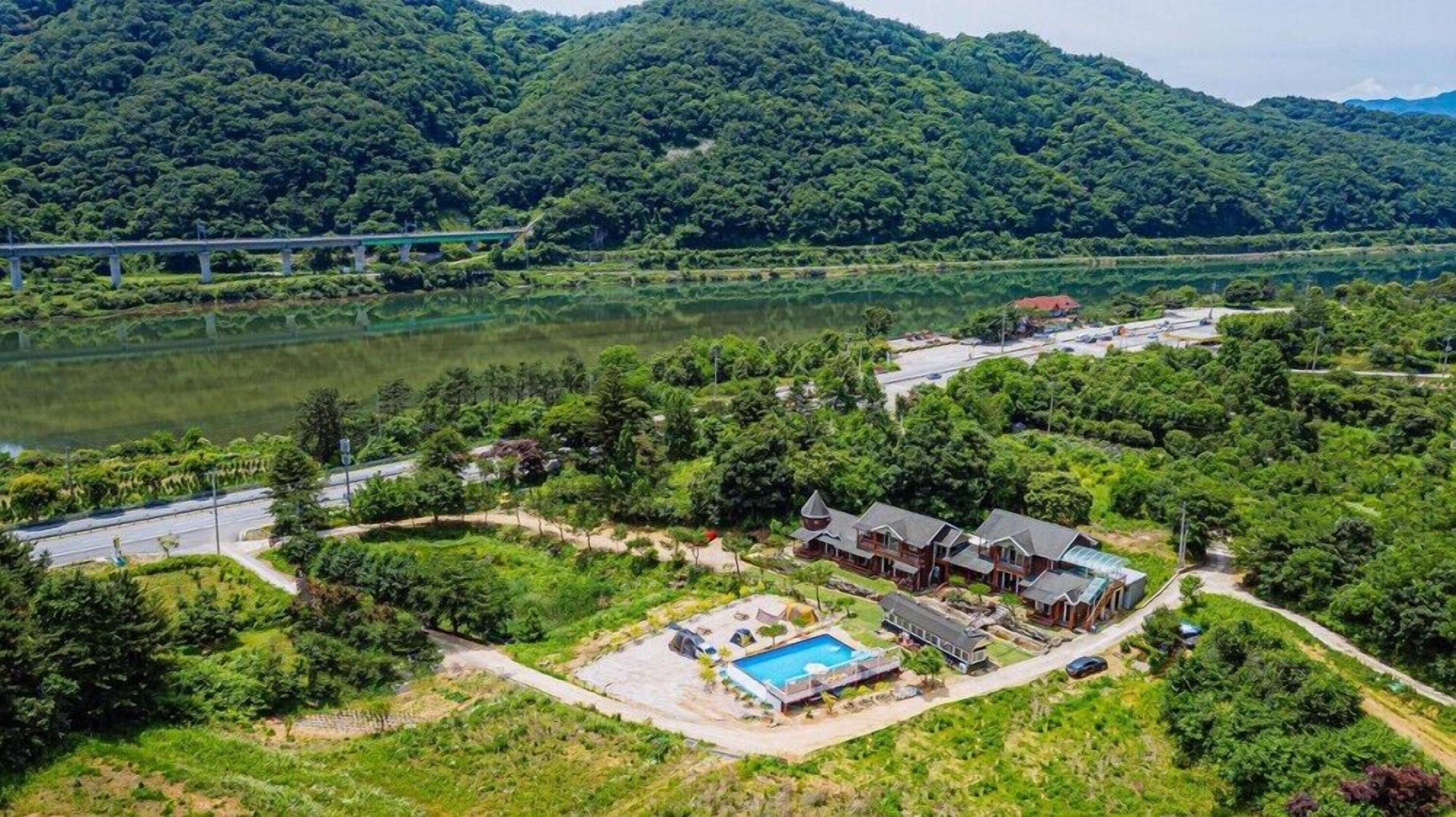 Gangchon Palace Pension