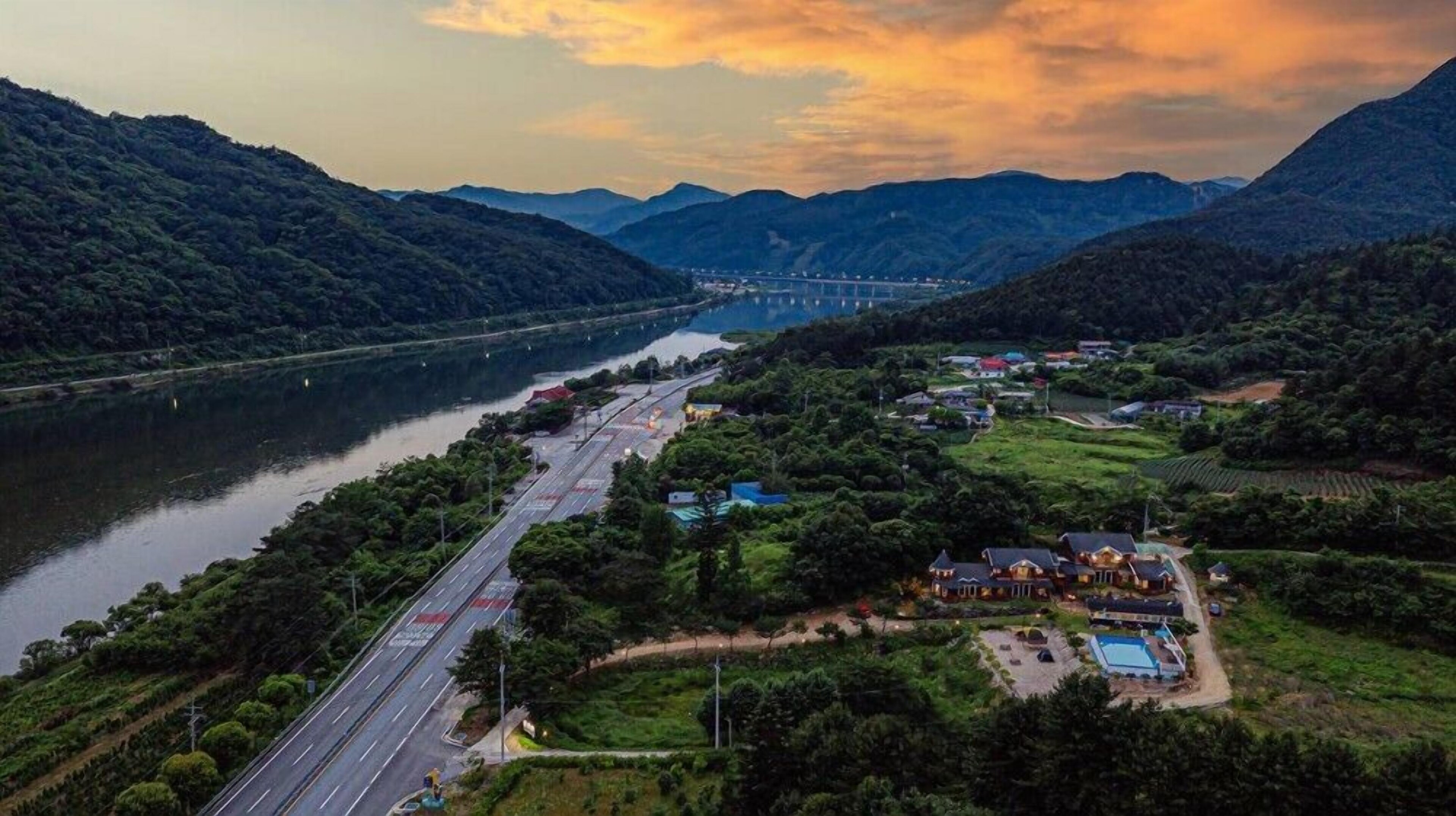 Gangchon Palace Pension