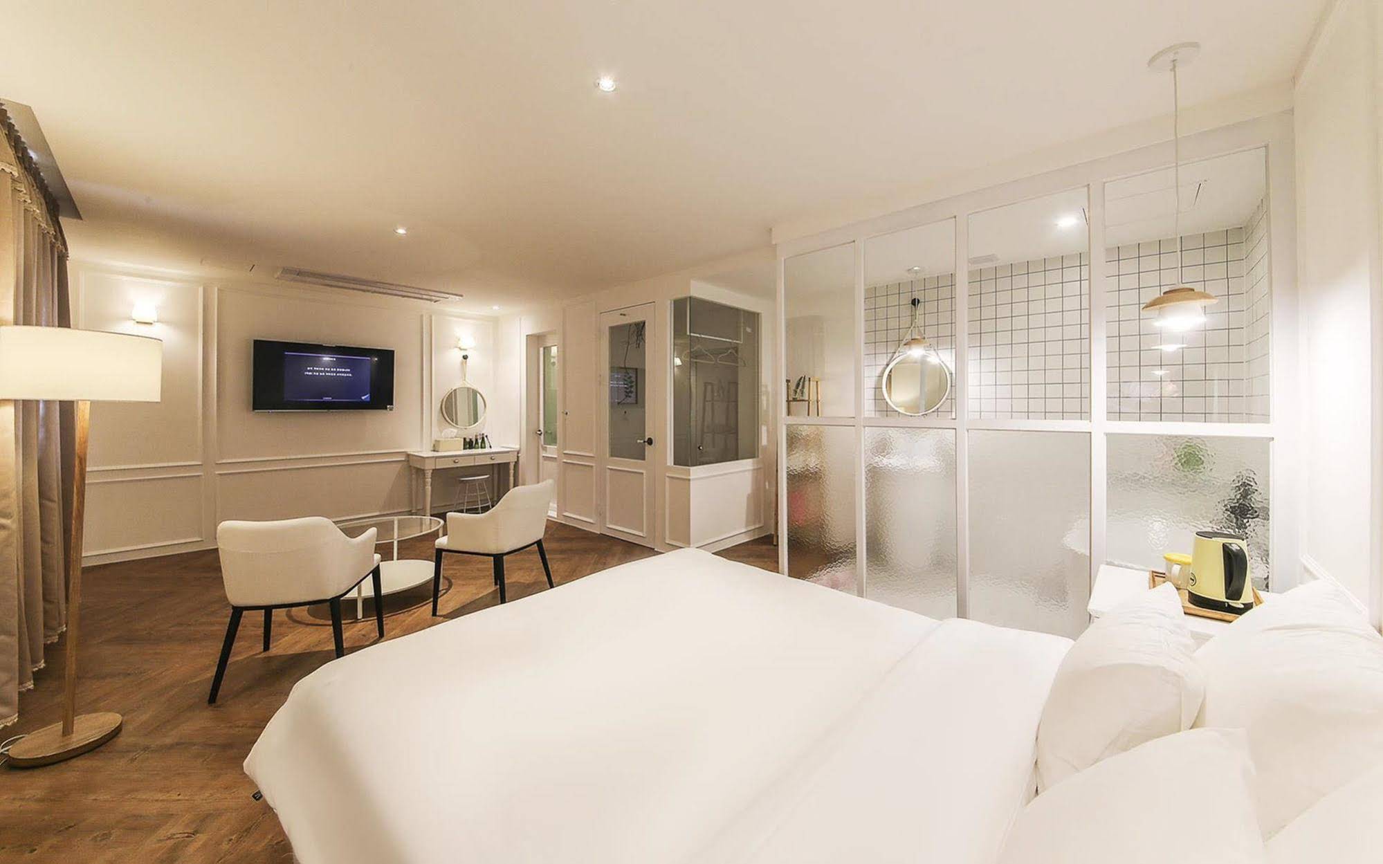 Hotel Bom