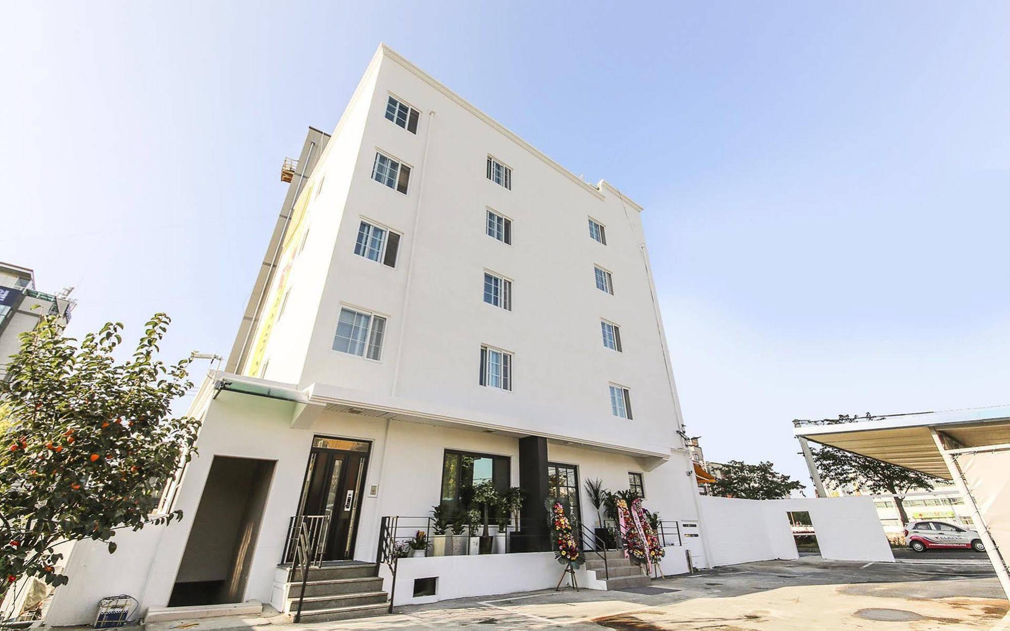 Hotel Bom