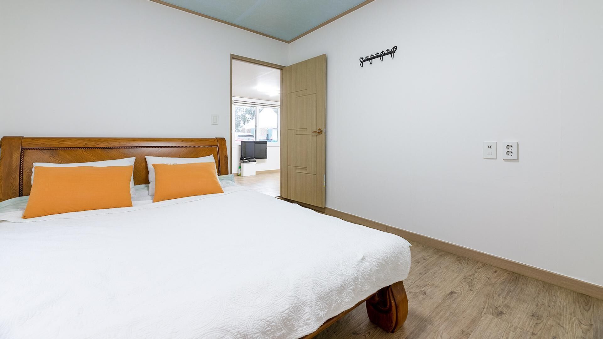 Nami Island Nara Spa Pension
