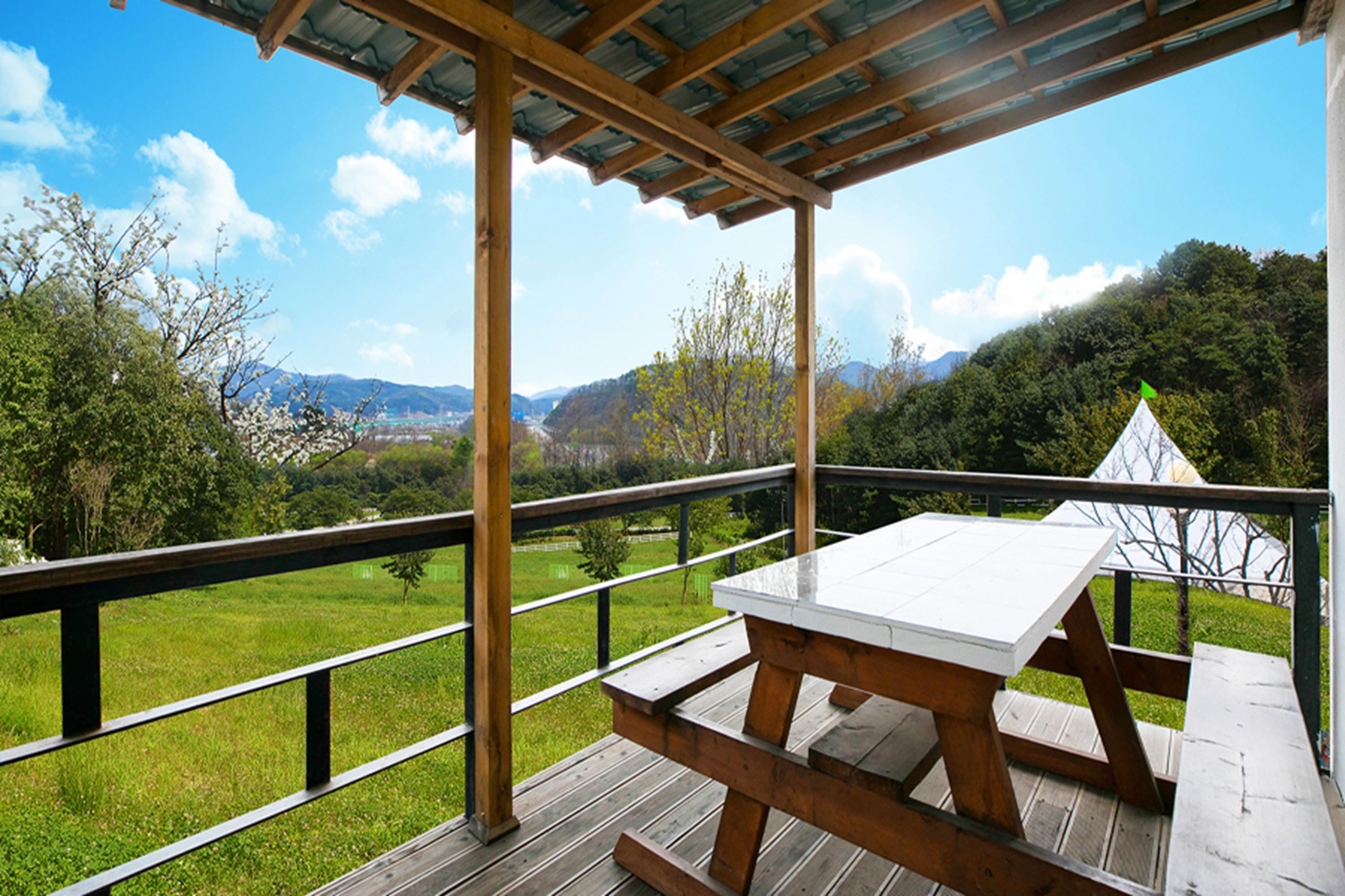 Nami Island Nara Spa Pension