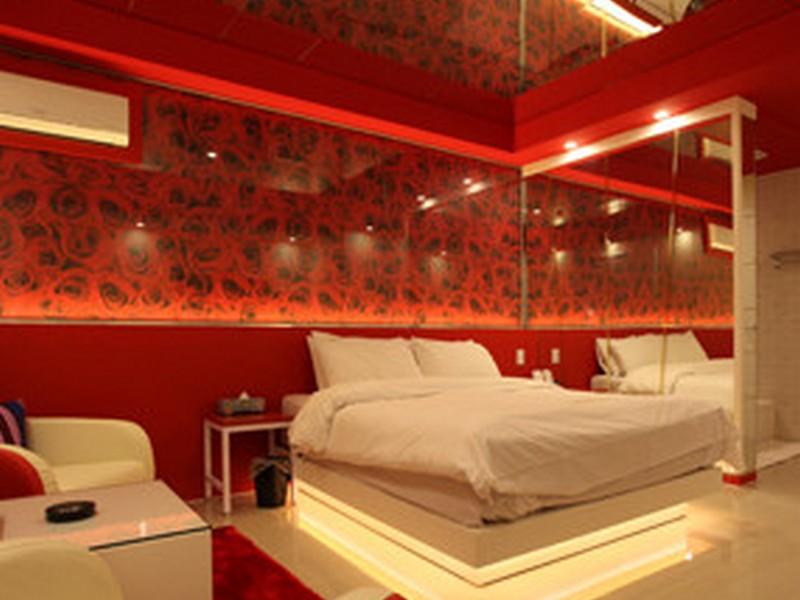 S Petite Hotel