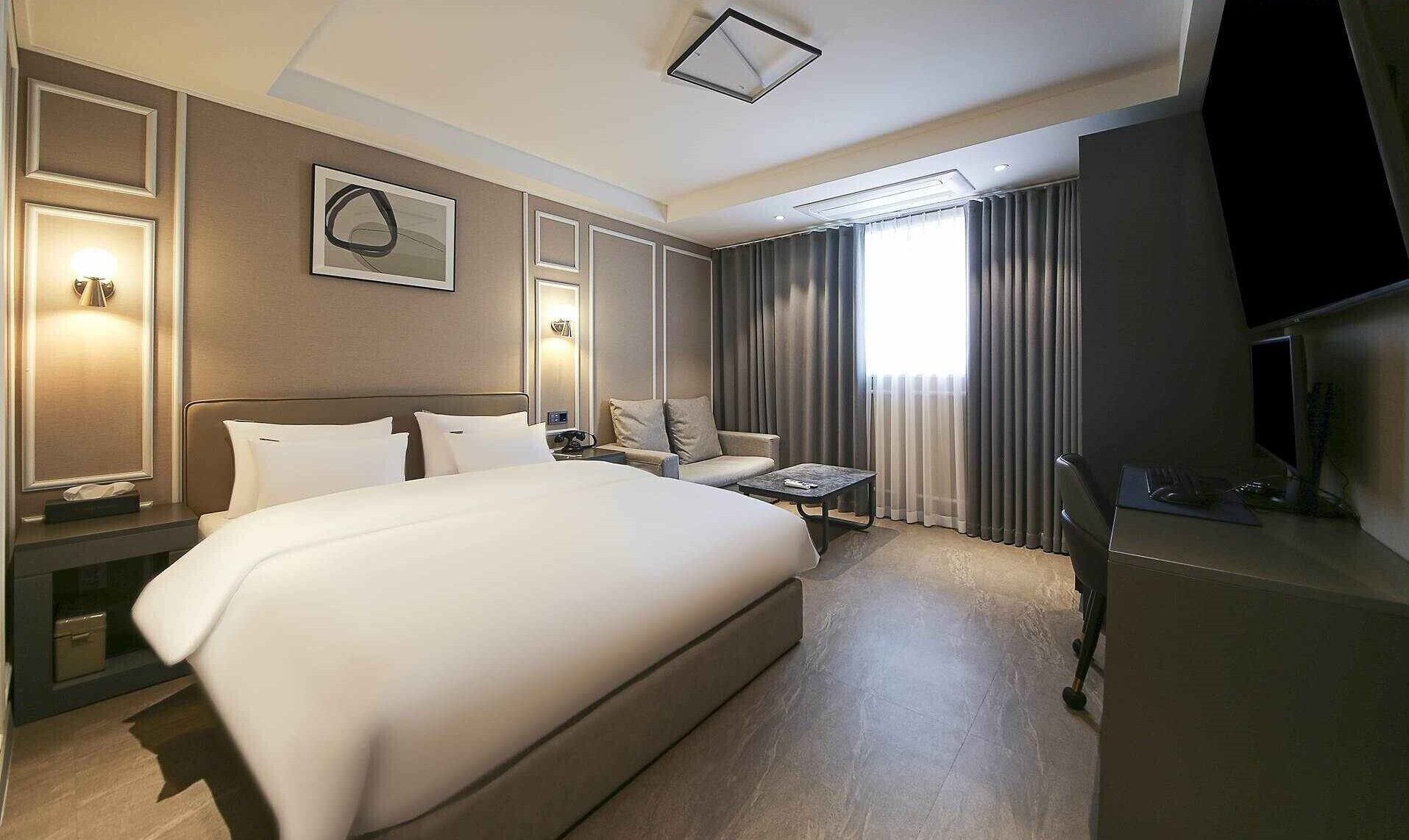 Brown Dot Hotel Chungju City Hall