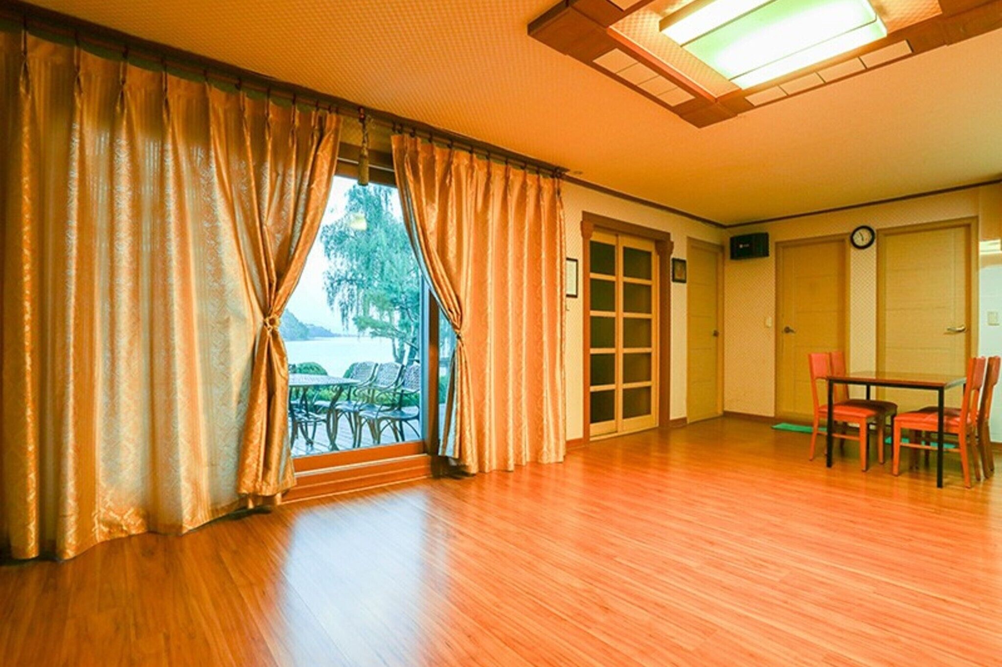 Chungju Hosuwiui Haru Pension