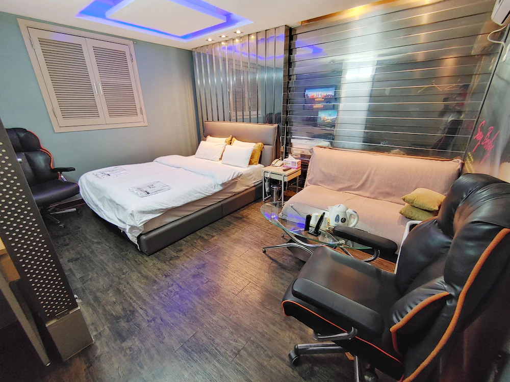 Hera Motel