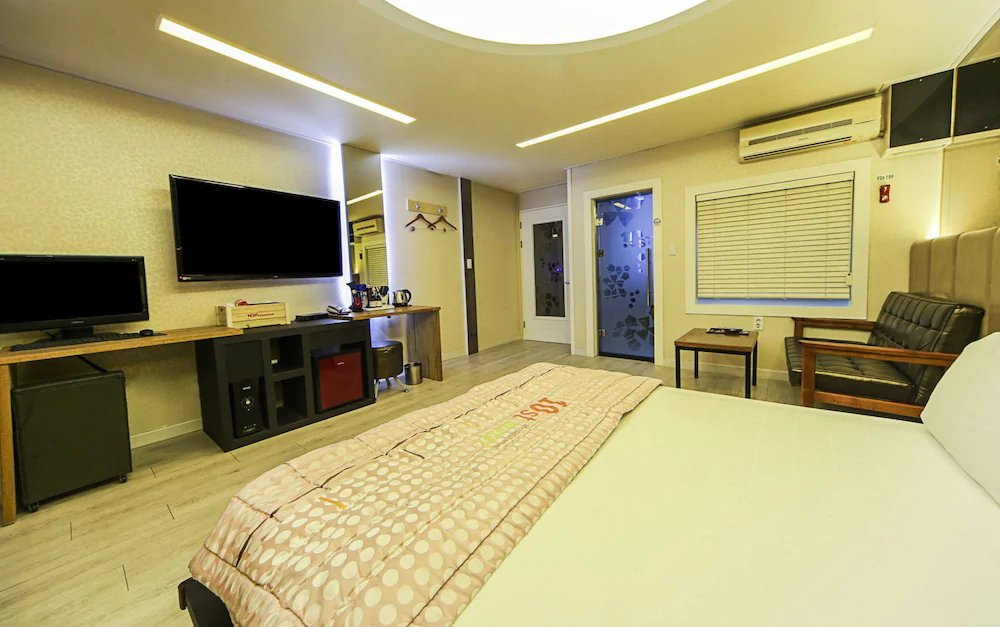 Brown Dot Hotel Seong Seo