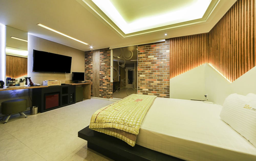 Brown Dot Hotel Seong Seo