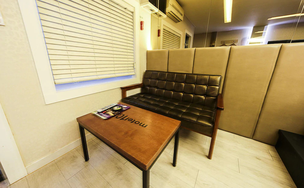 Brown Dot Hotel Seong Seo