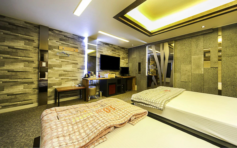 Brown Dot Hotel Seong Seo