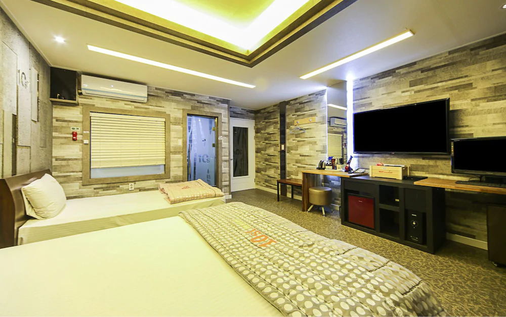 Brown Dot Hotel Seong Seo