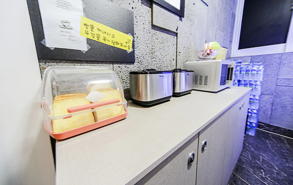 Brown Dot Hotel Seong Seo