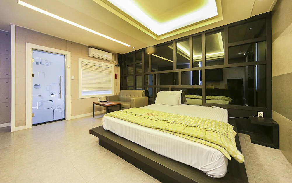 Brown Dot Hotel Seong Seo