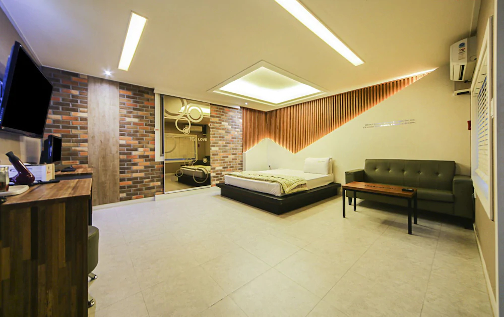 Brown Dot Hotel Seong Seo