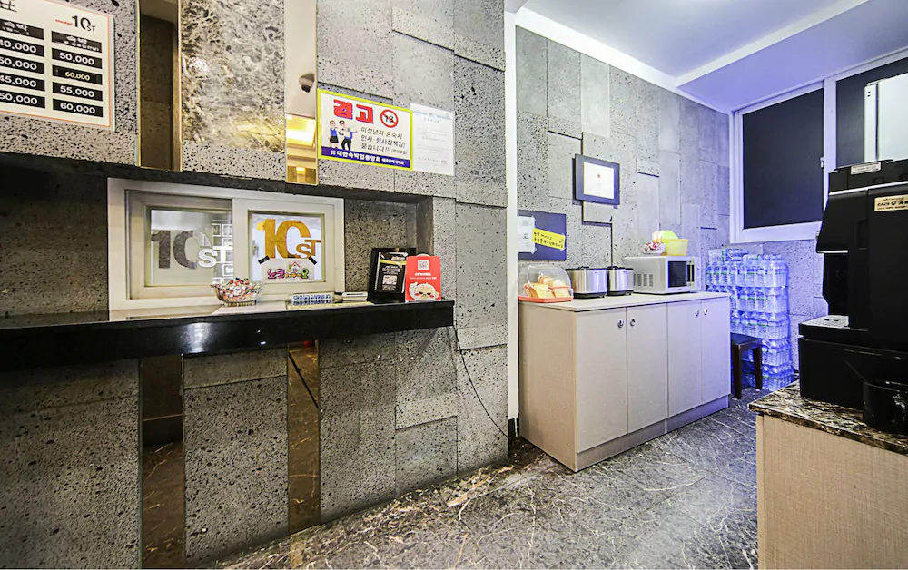 Brown Dot Hotel Seong Seo