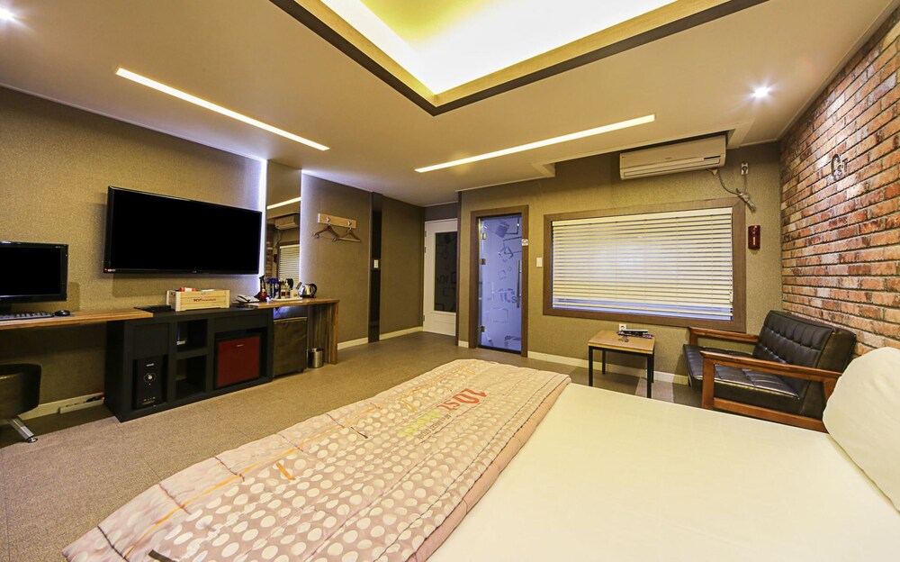 Brown Dot Hotel Seong Seo