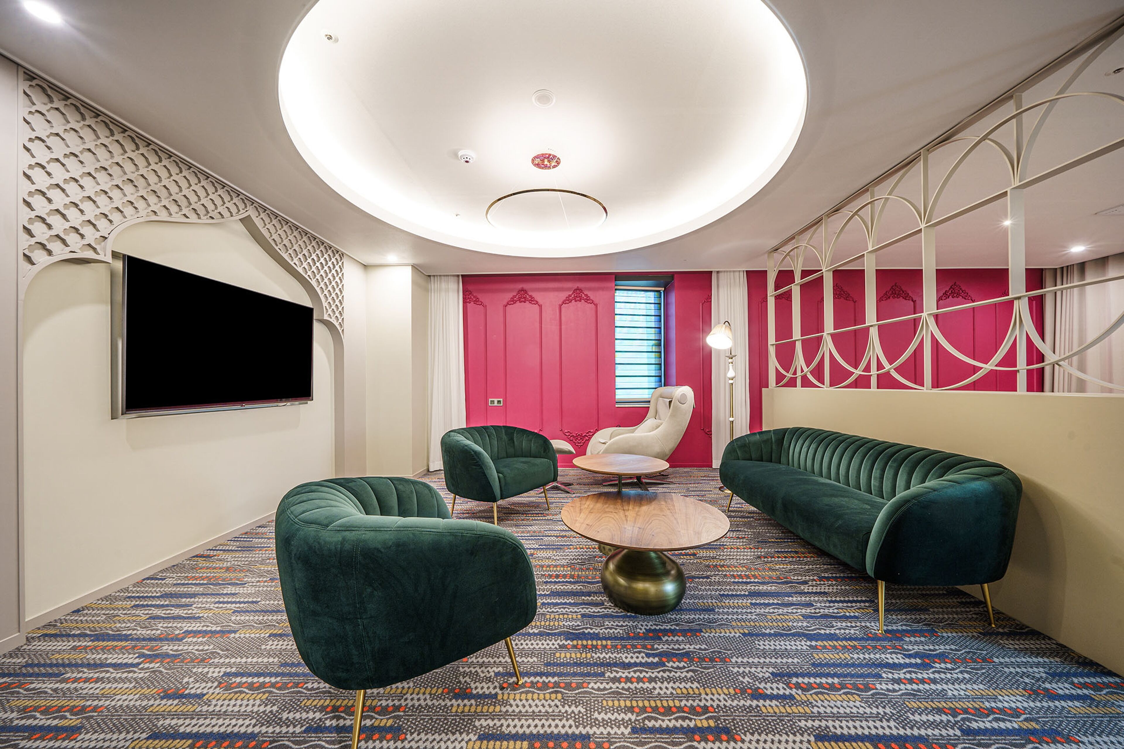 ACT Tourist Hotel