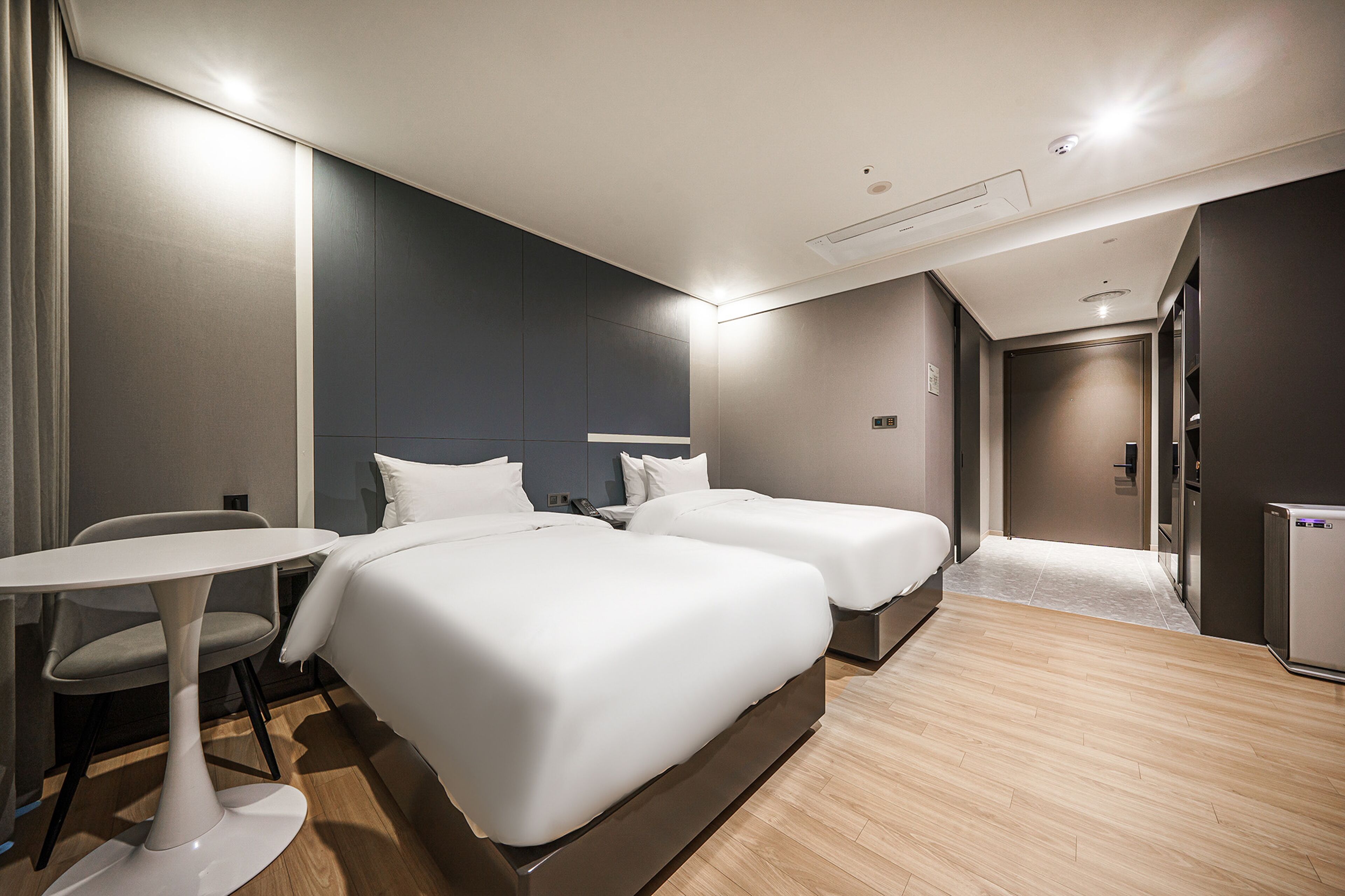 ACT Tourist Hotel