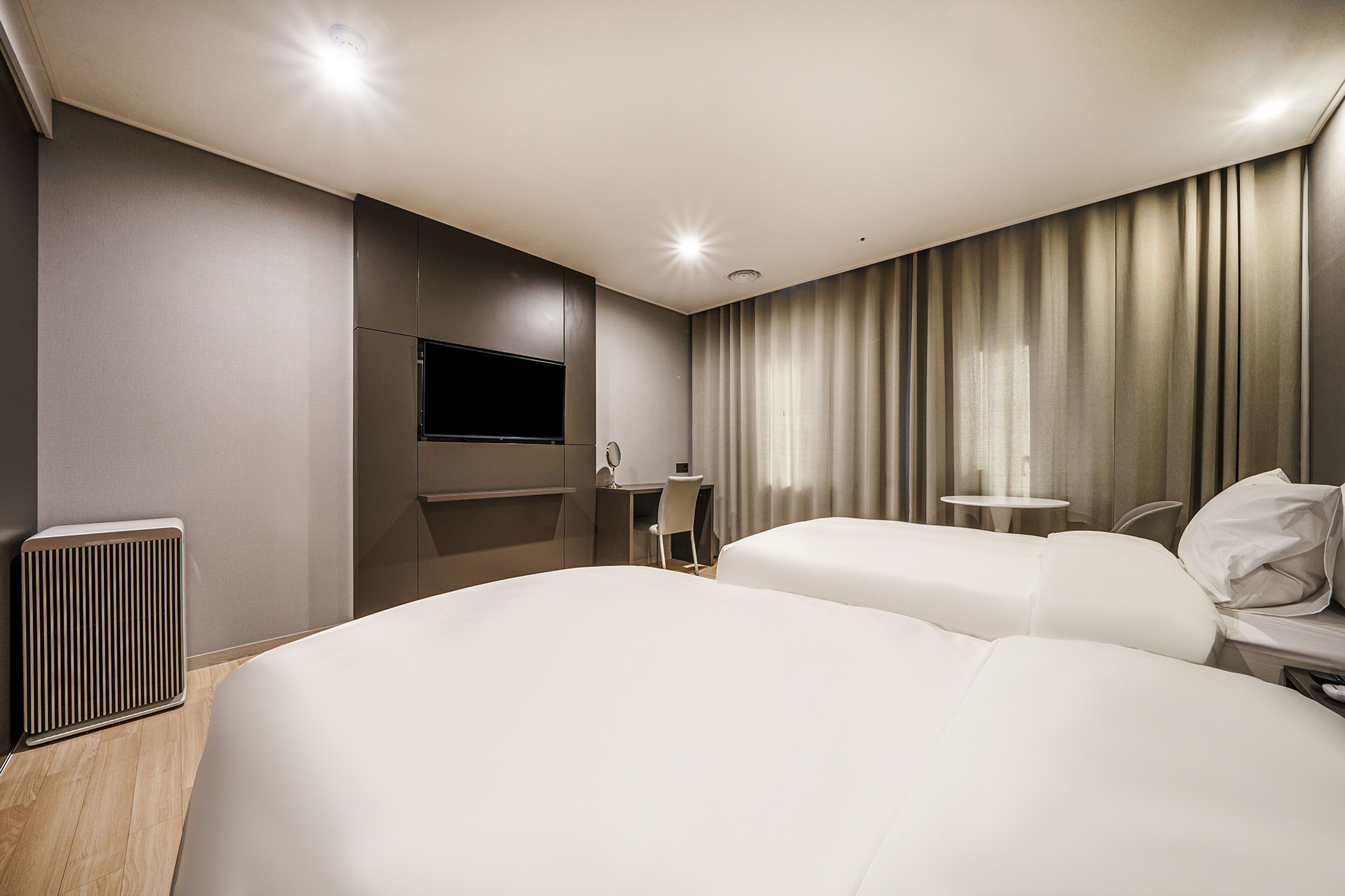 ACT Tourist Hotel