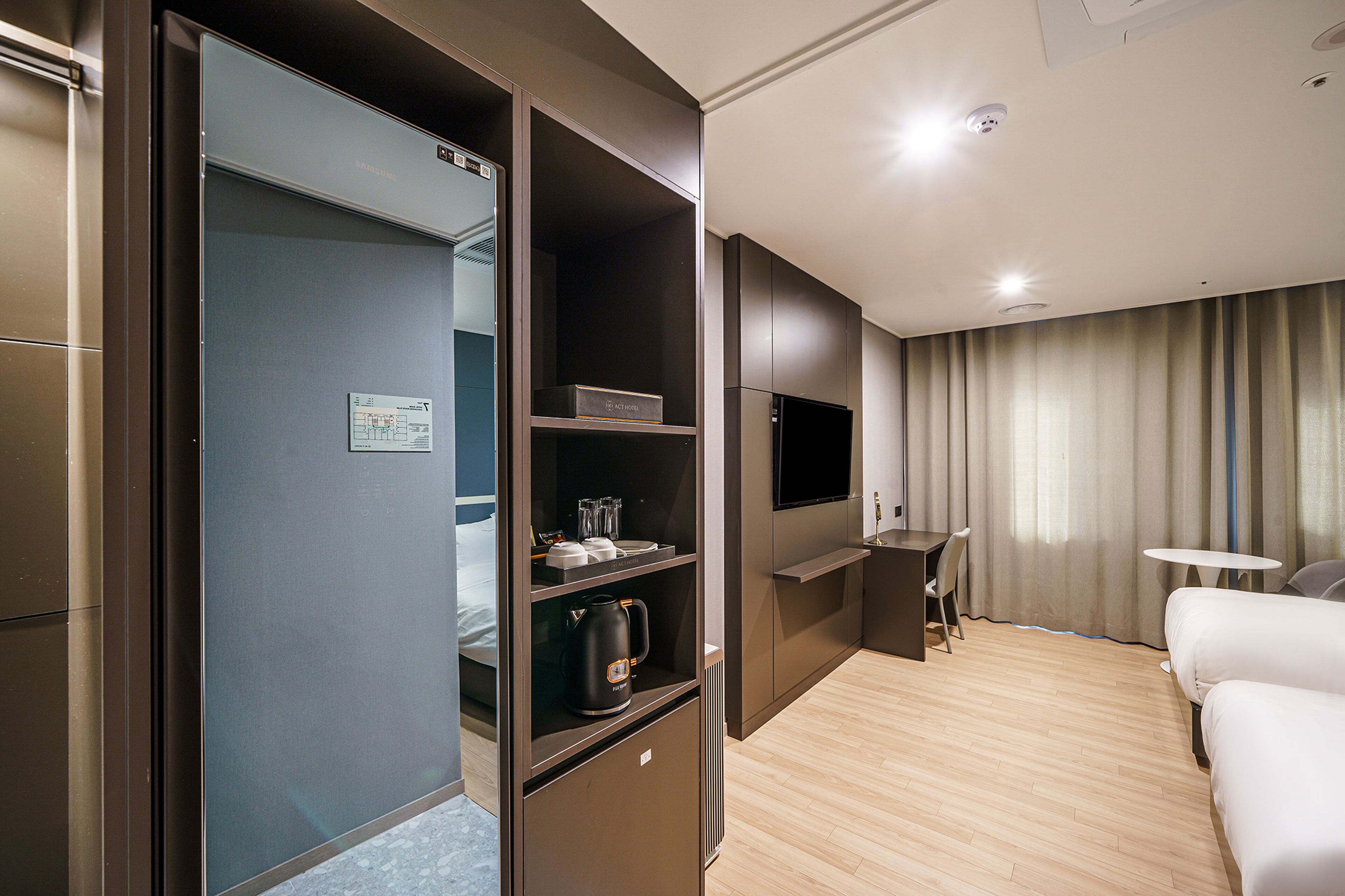 ACT Tourist Hotel