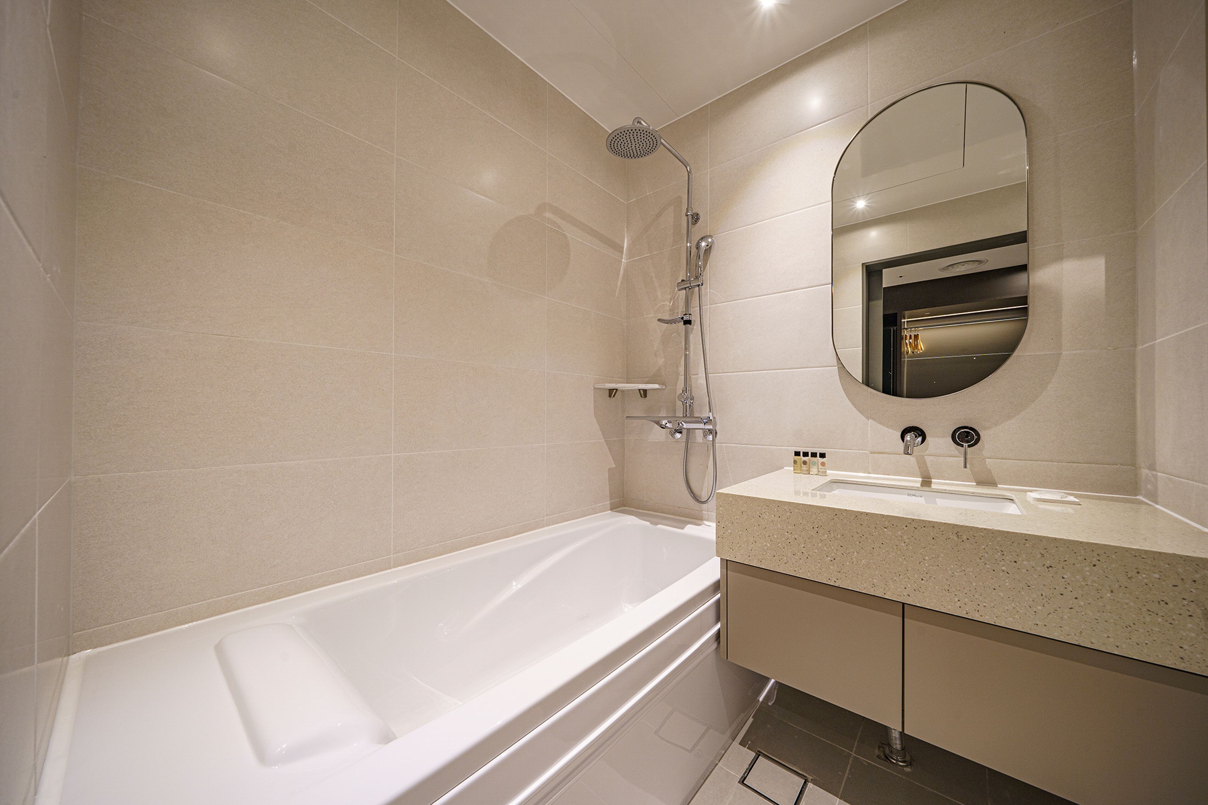 ACT Tourist Hotel