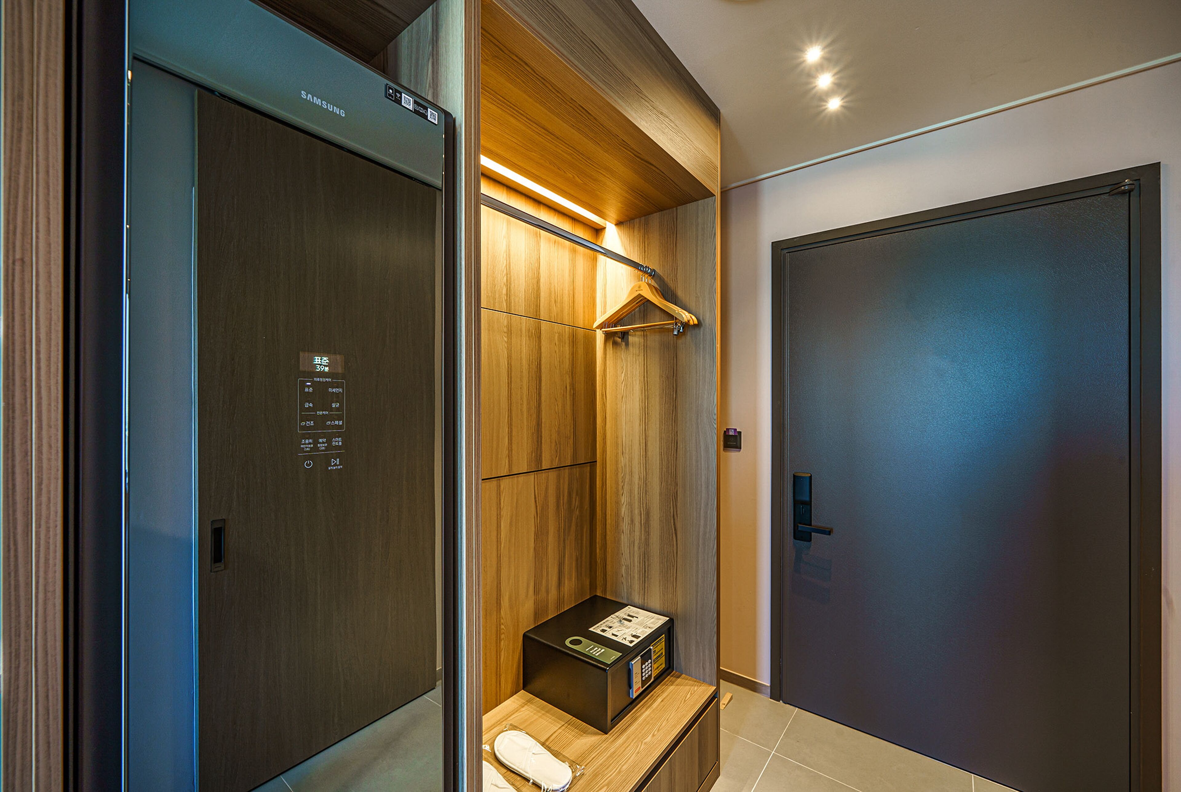 ACT Tourist Hotel