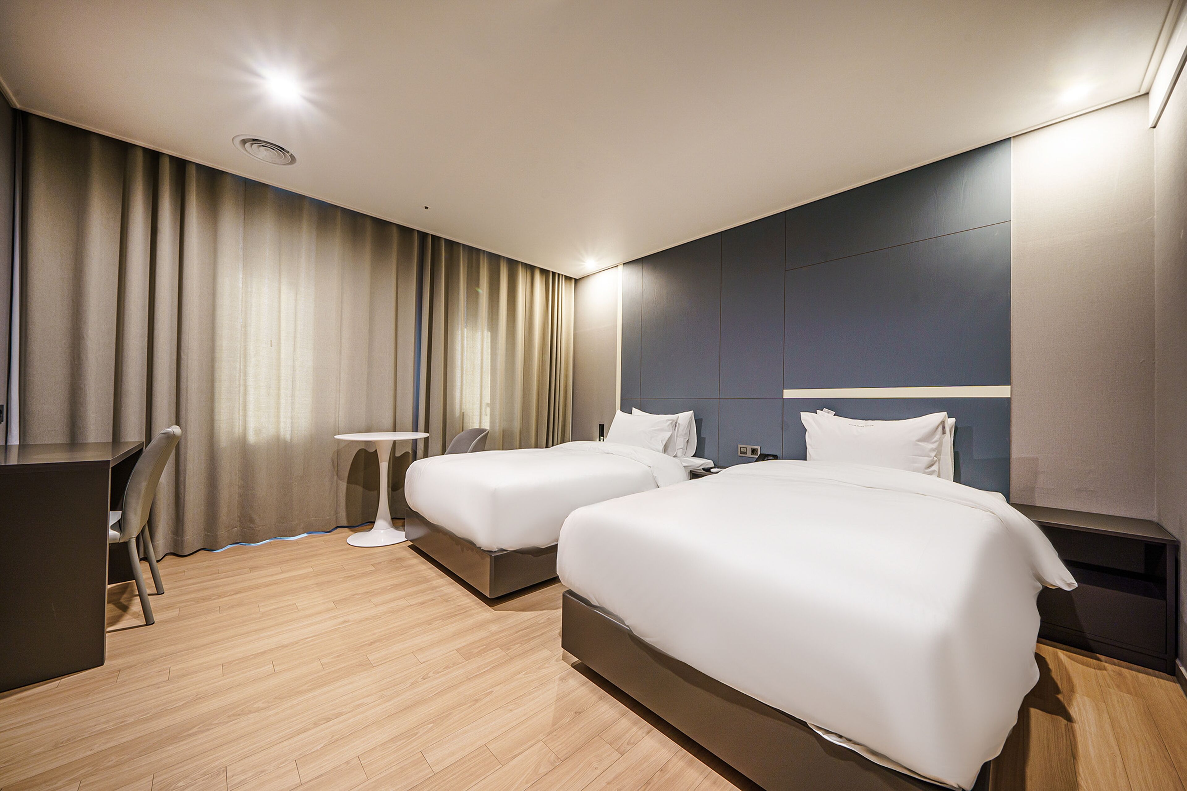ACT Tourist Hotel