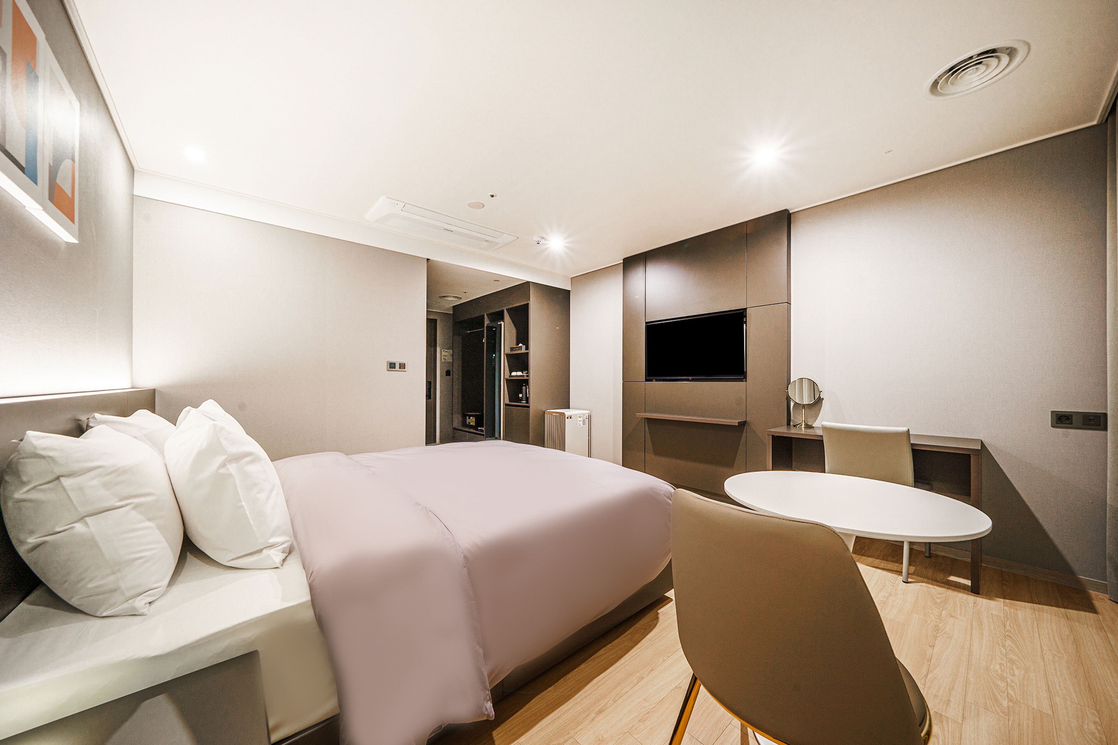 ACT Tourist Hotel