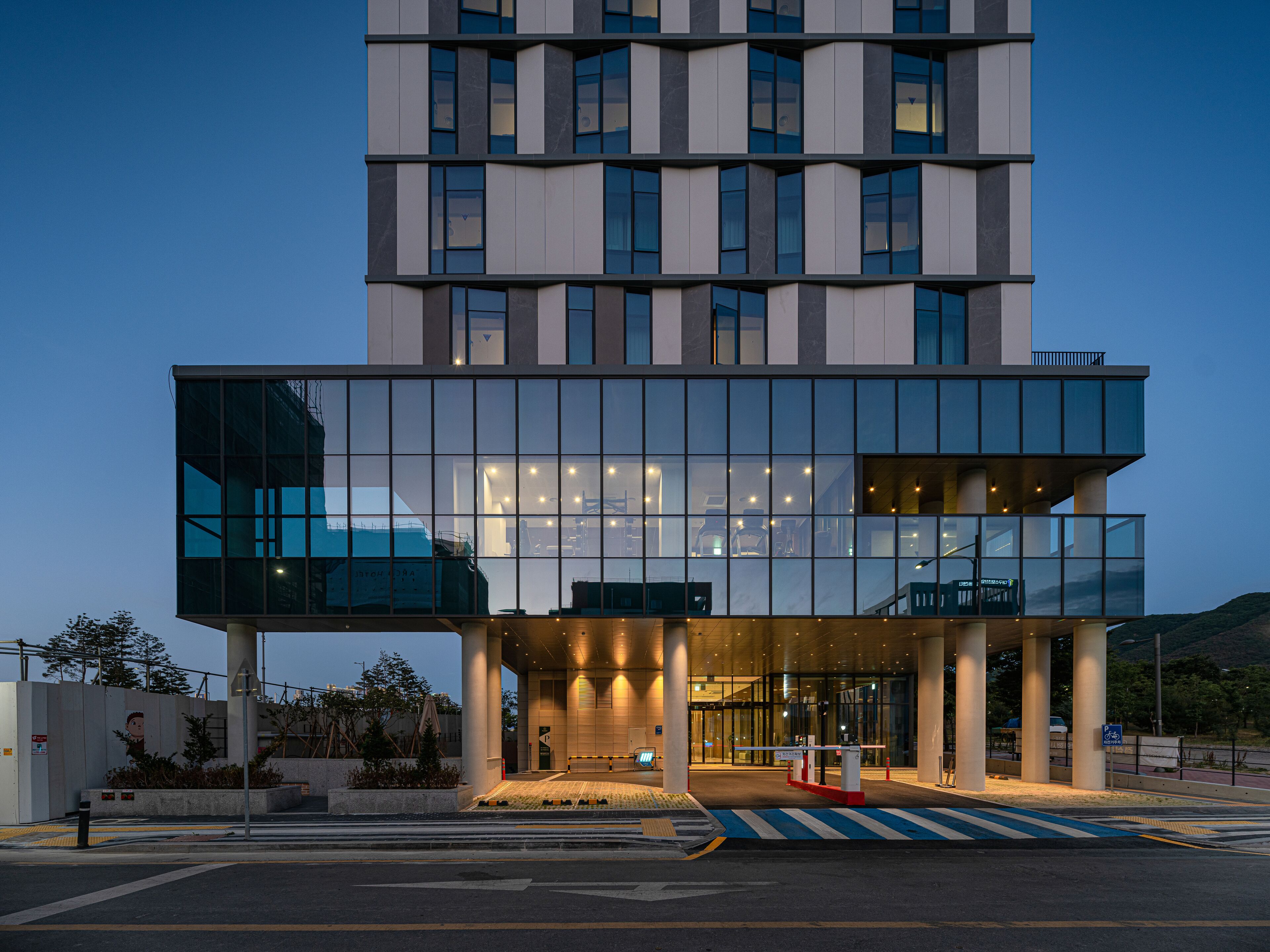 ACT Tourist Hotel