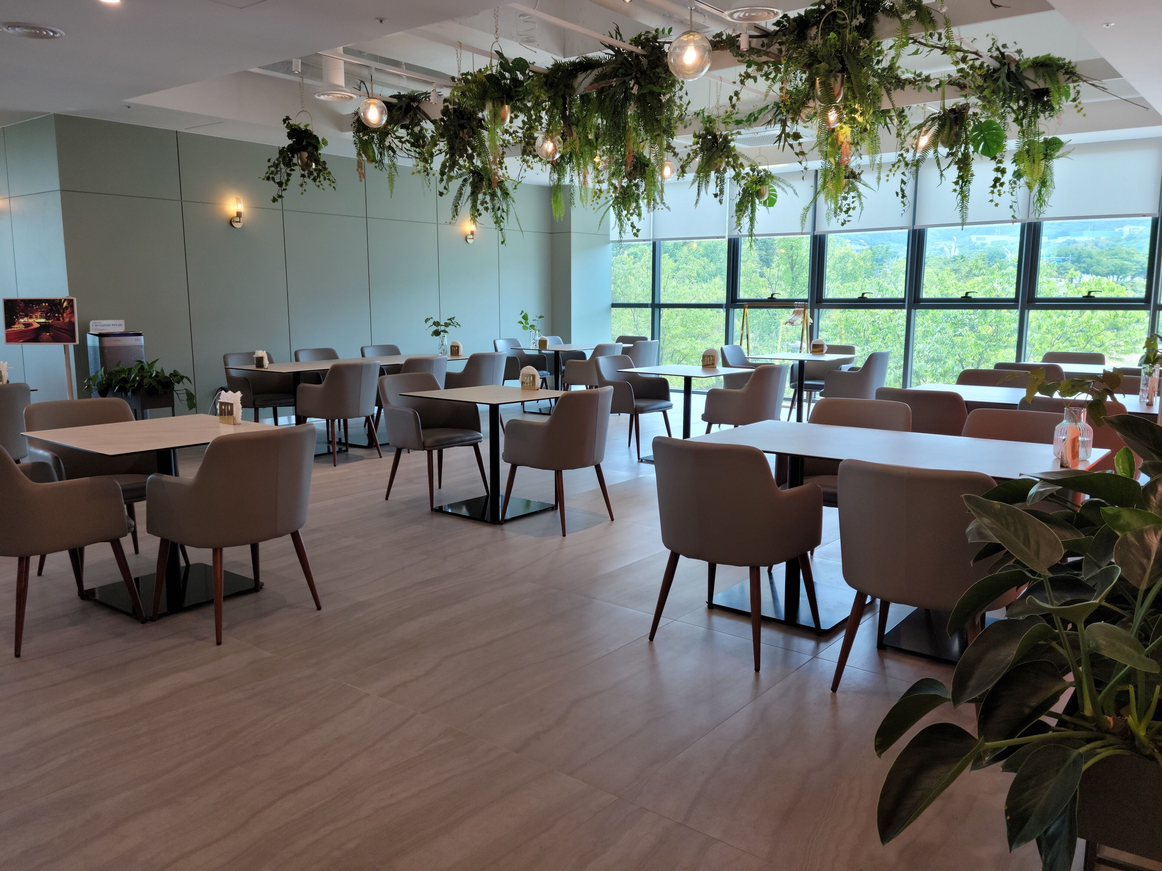 ACT Tourist Hotel