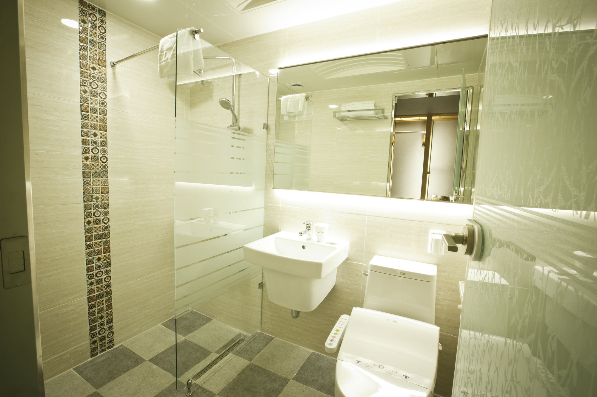 Ariana Hotel