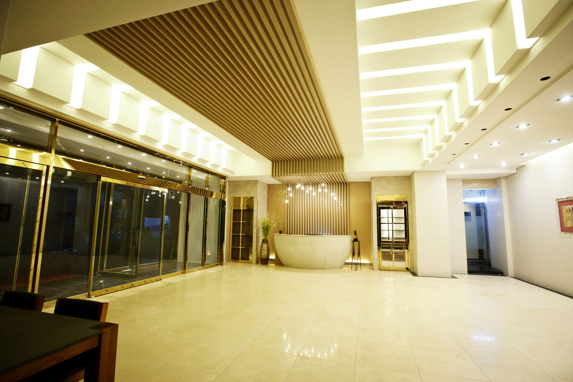 Ariana Hotel
