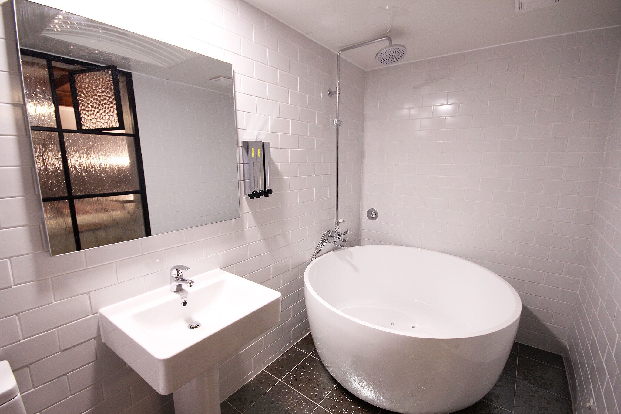 Daegu Dongdaegu Station London Boutique