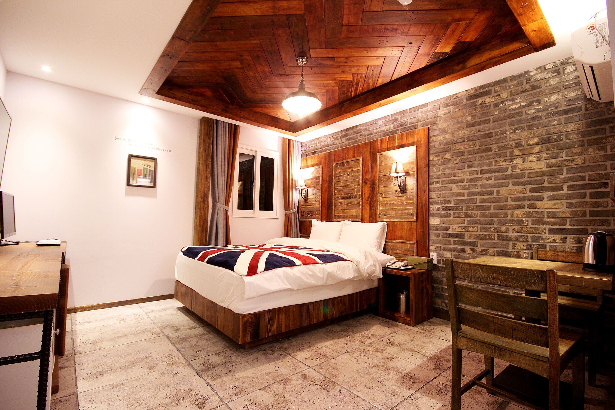 Daegu Dongdaegu Station London Boutique