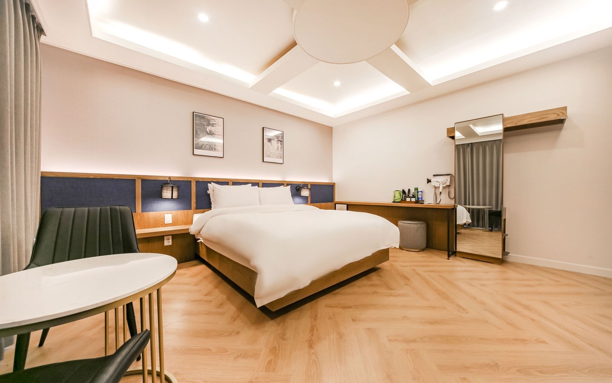 Dongchon Amusement Park Gallery Hotel