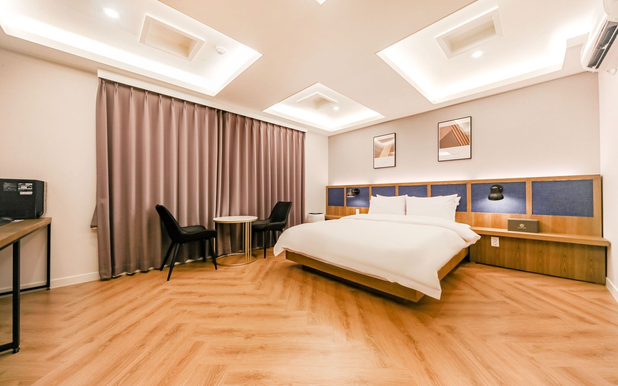 Dongchon Amusement Park Gallery Hotel