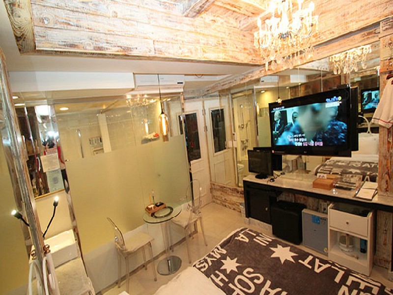February Boutique Hotel Hwanggeum